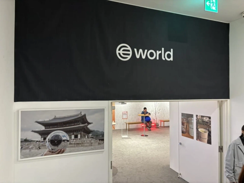 Photo=Tools for Humanity