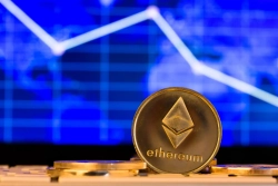 "이더리움(ETH), 6개월 연속 하락에도 기관은 2000달러 아래 매집"