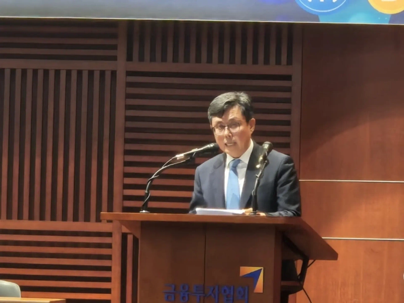 安度杰 共に民主党議員が23日、ソウル汝矣島の金融投資協会ブルズホールで開催された「ステーブルコインの制度圏編入のための政策討論会」で発言している。/写真=ジンウク・ブルーミングビット記者