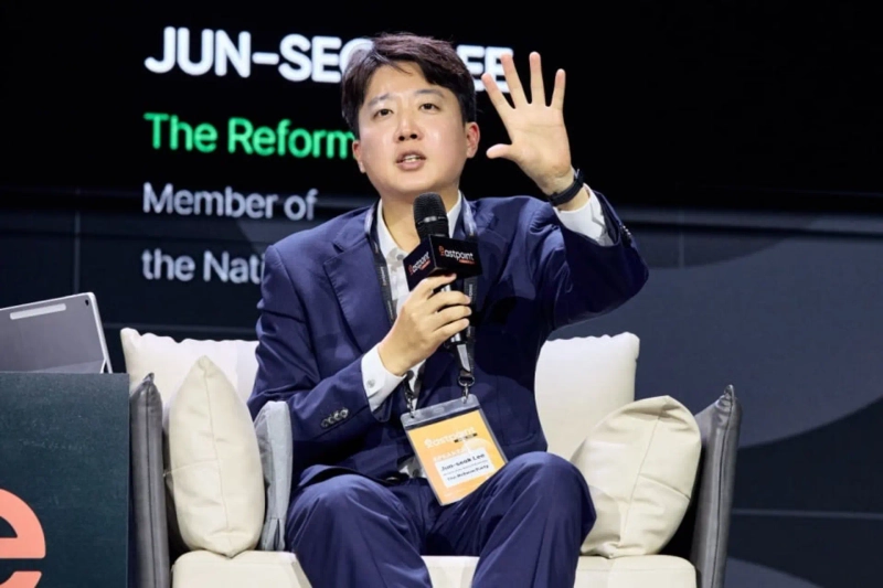 At the panel discussion of 'Eastpoint Seoul 2025' held on the 22nd at the Grand Hyatt Seoul in Yongsan-gu, Seoul, Lee Jun-seok of the Reform New Party is speaking. / Photo=Hashed