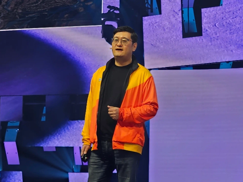 Yudong Zheng (Yudong Zheng) DK Bank Group CEO is presenting at 'Solana Breakpoint 2025'./Photo=Lee Su-hyun, Bloomingbit reporter