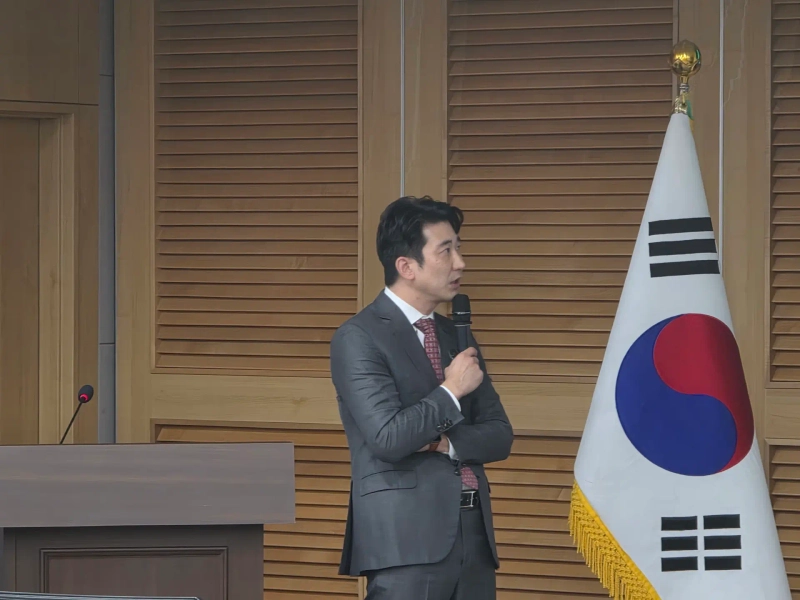 李鍾燮(イ・ジョンソプ)ソウル大学教授が26日、ソウル・汝矣島の国会議事堂で開かれた「デジタル資産 第2段階立法の方向性点検討論会」で発言している。/Photo=Jinwook, Bloomingbit記者