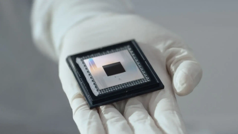 Google’s quantum chip ‘Willow,’ unveiled on the 9th (local time)./ Photo=Provided by Google