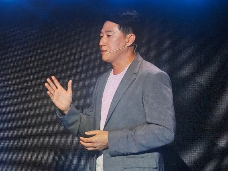 오경석 두나무 대표가 9일 서울 강남구 그랜드 인터컨티넨탈 서울 파르나스에서 열린 '업비트 D 컨퍼런스 2025(UDC 2025)'에서 기조 연설하고 있다./사진=이수현 블루밍비트 기자