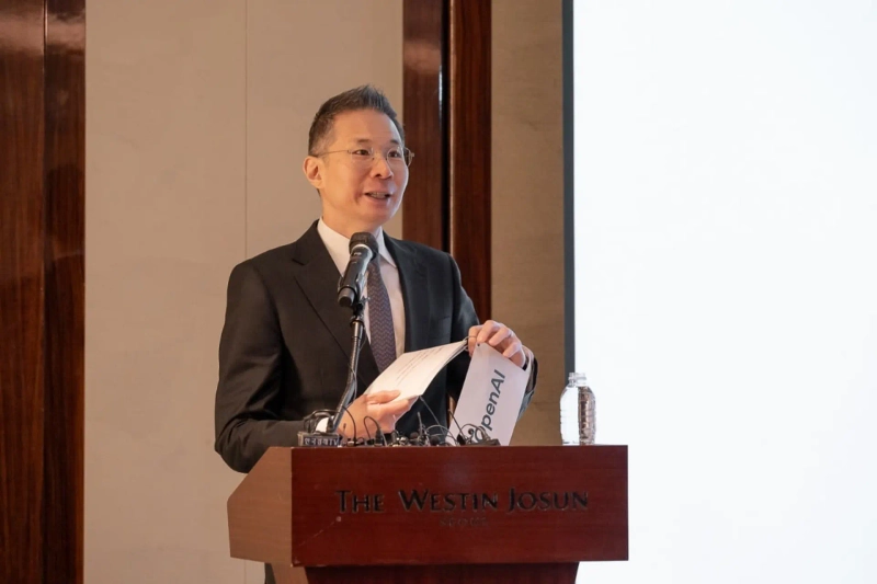 김경훈 오픈AI 코리아 총괄 대표가 4일 오전 서울 웨스틴조선호텔에서 열린 기자간담회에서 발표하고 있다. 사진=오픈AI