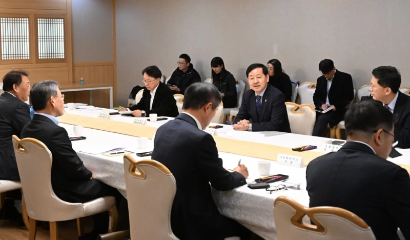 구윤철 부총리 겸 기획재정부 장관이 18일 서울 종로구 정부서울청사에서 열린 '주요 수출기업간담회'에서 모두발언을 하고 있다. 사진=기획재정부