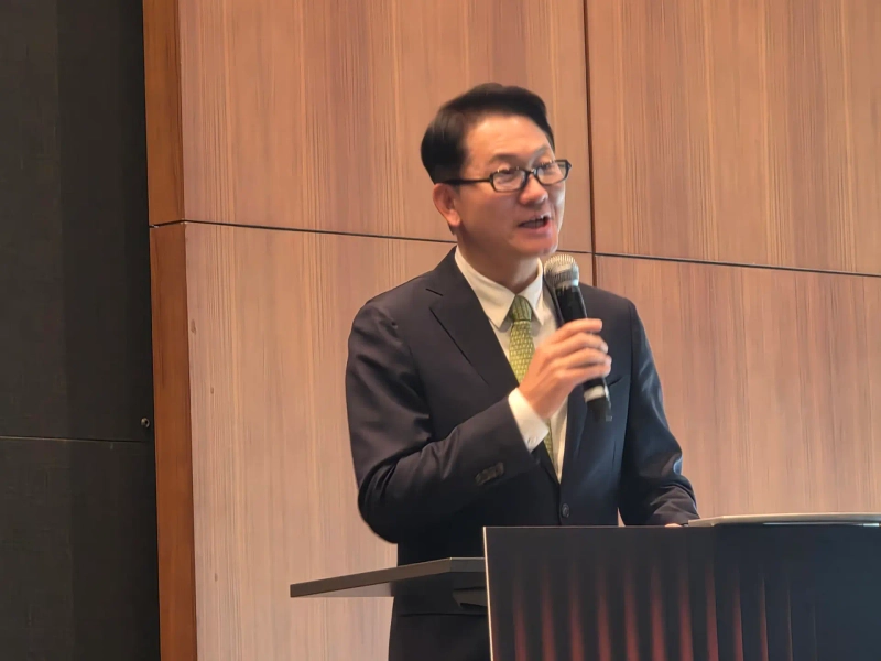 韓国デロイトのホン・ジョンソン総括代表が4月15日、ソウル・汝矣島で開かれた「The Frontier: ステーブルコイン時代のグローバル事業戦略」で発言している。写真:チン・ウク/ブルーミングビット記者