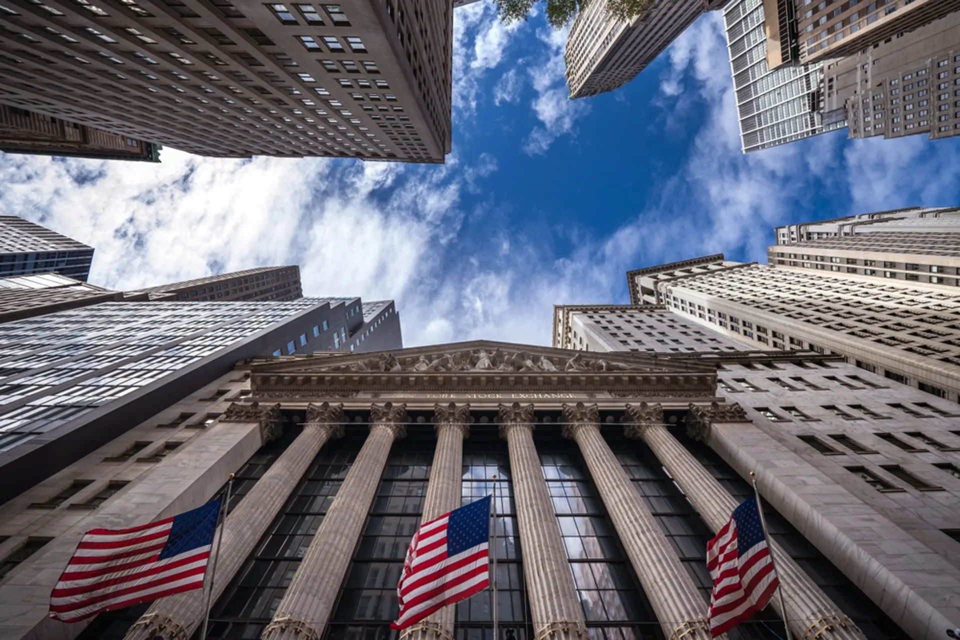 Wall Street Watches U.S.-Iran Ceasefire Talks, China GDP as Bank Earnings Roll In