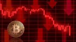Bitcoin Falls Below $72,000 as US-Iran Talks Fail to Yield Deal