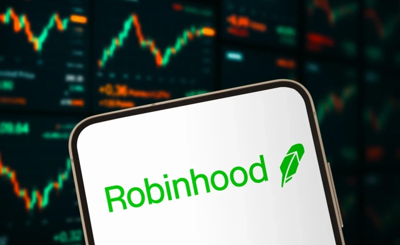 Photo: gguy/Shutterstock