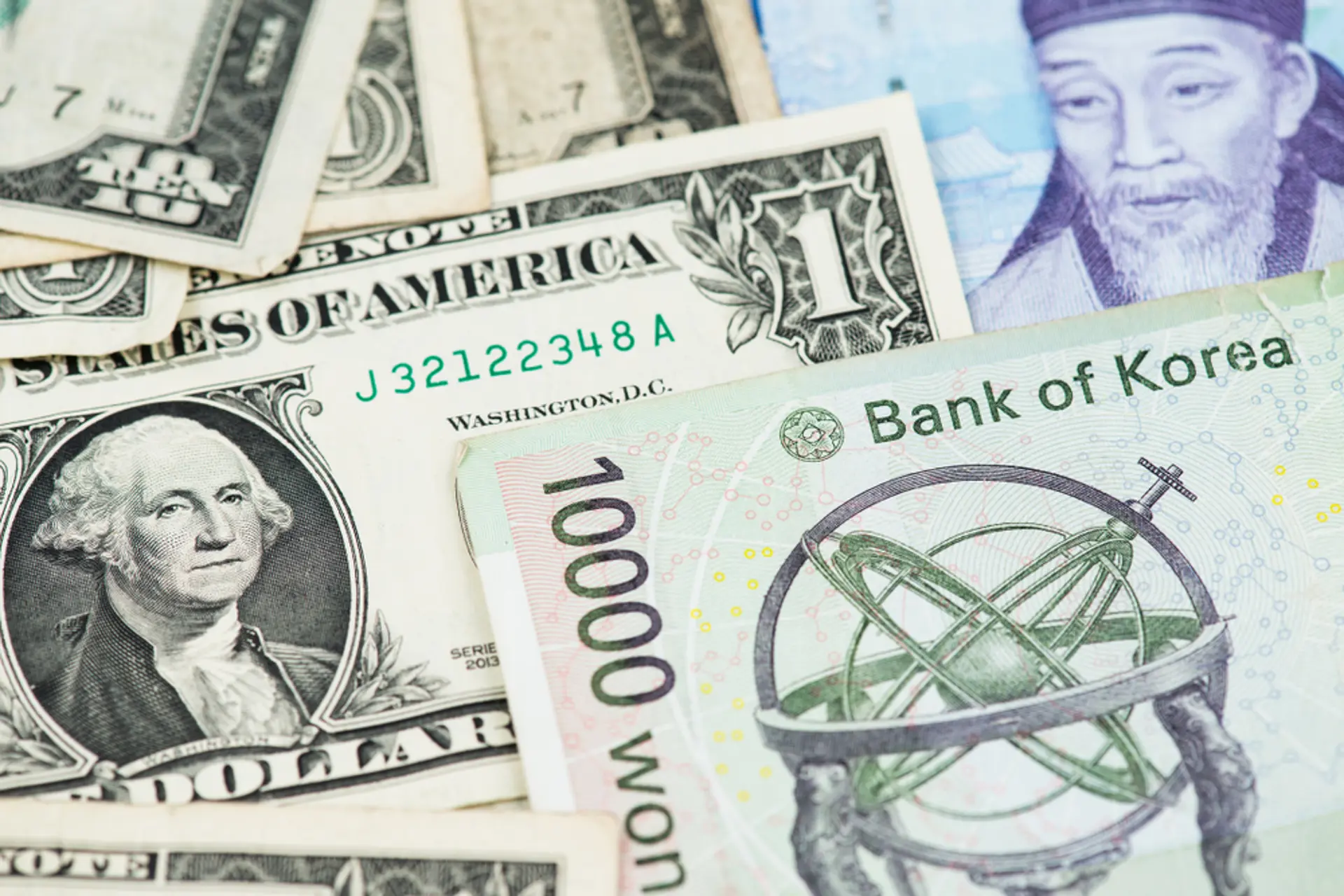 Korean Won Hits 10-Month High on Surge in Exporter Dollar Sales