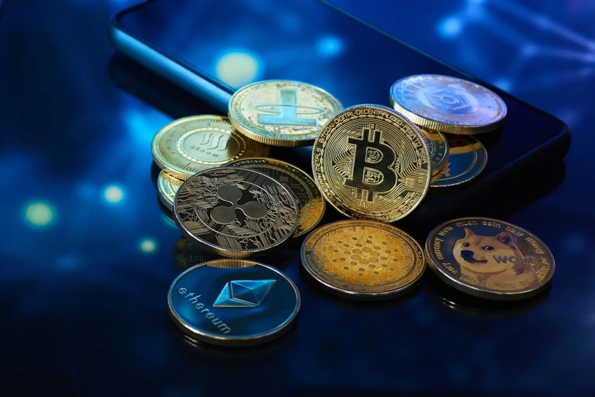 Altcoins verzeichnen ETF-Zuflüsse, während Bitcoin-Fonds Abflüsse von $201.81 Millionen verbuchen