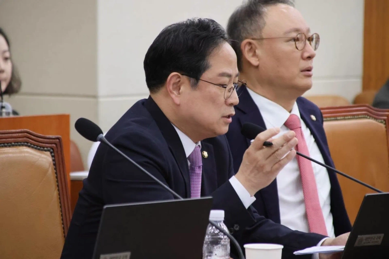 Photo: Facebook page of People Power Party lawmaker Park Soo-young