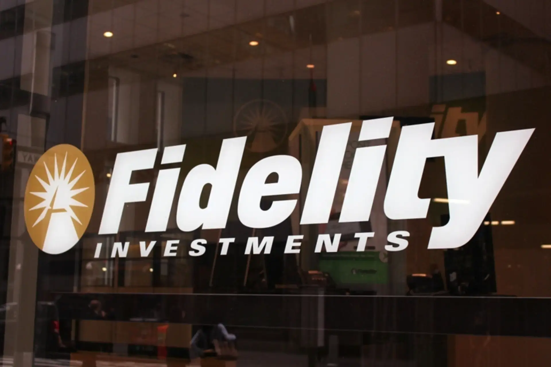 Fidelity diz que Bitcoin pode estar perto do fundo e alerta para riscos de política e volatilidade no 4º trimestre