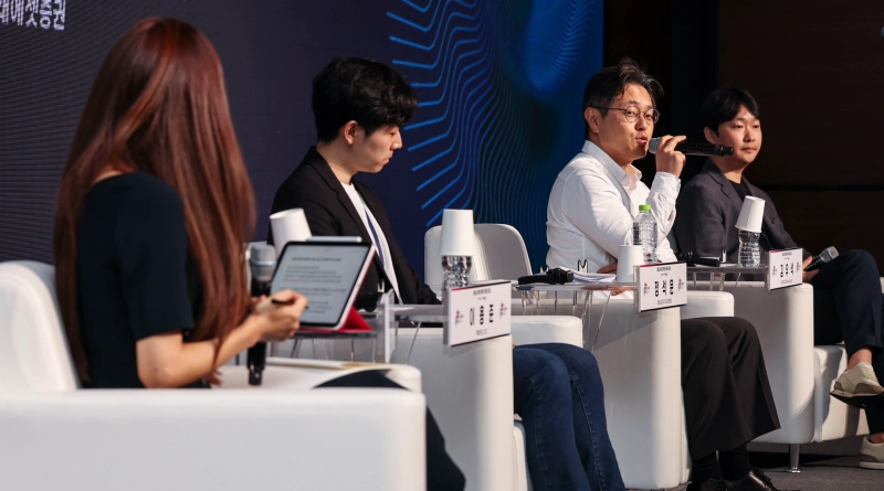 코리아 인베스트먼트 위크(KIW) 2024 나흘째인 12일 서울 여의도동 콘래드호텔에서 '글로벌 경쟁 치열해지는 web3시장, 우리에게 주어진 과제는?' 좌담이 열리고 있다.(왼쪽부터)엘레나 강 프레스토 사업전략이사, 이용준 팩토마인드 CSO, 정석문 프레스토 리서치센터장, 김우석 카이아 재단/라인넥스트 Director./ 사진=임형택 기자