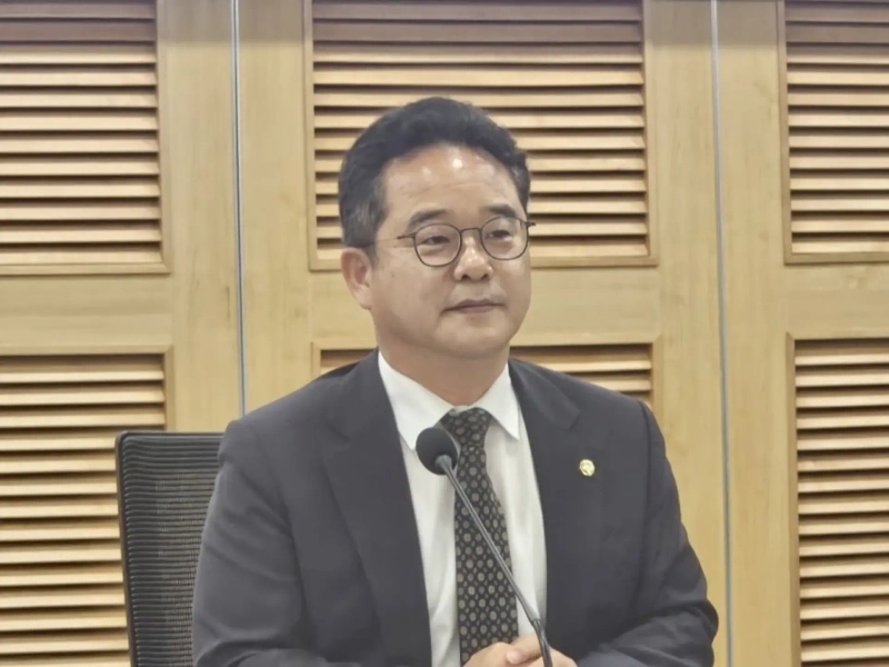 Photo = Jinwook, BloomingBit Reporter