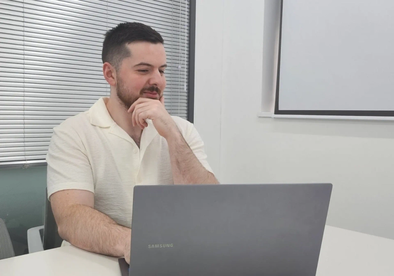 이스메일 히숀-레자이자데 라그랑주 최고경영자(CEO)가 19일 서울 삼성동 블루밍비트 사무실에서 진행된 인터뷰에서 zkML에 대해 설명하고 있다. / 사진=이영민 블루밍비트 기자