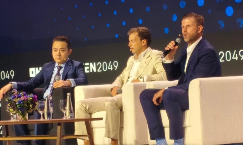 From left, Justin Sun, founder of TRON, Zach Witkoff, co-founder of World Liberty Financial, and Eric Trump, Executive Vice President of the Trump Foundation, are conducting a panel discussion at the global Web3 conference 'Token 2049 Dubai' held in Dubai from April 30 to May 1. / Dubai=Youngmin Lee, Bloomingbit Reporter