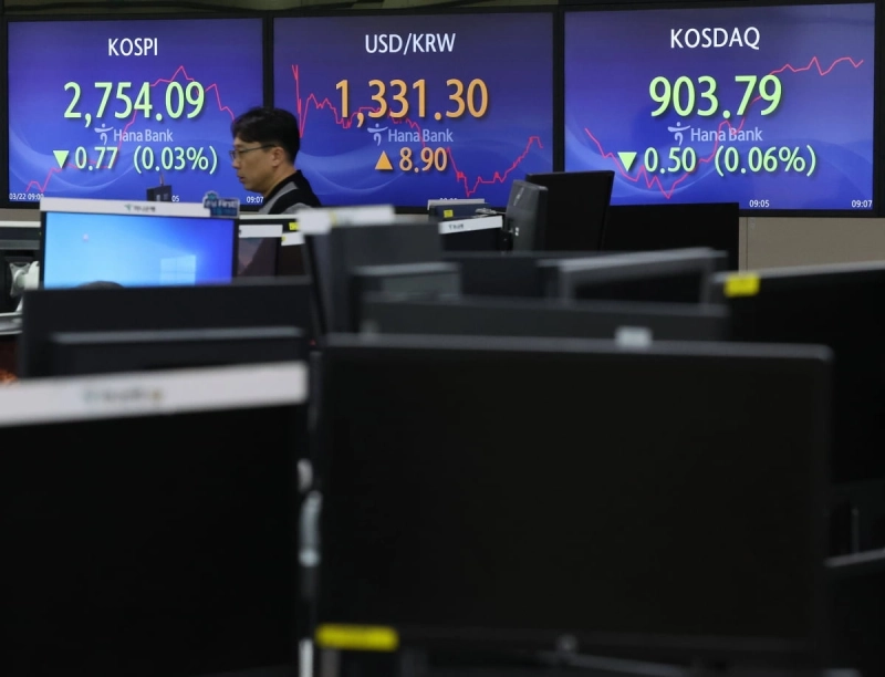 22일 오전 서울 중구 하나은행 딜링룸./사진=연합뉴스